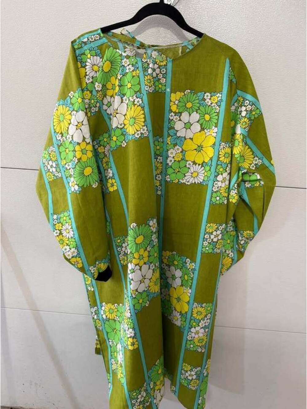 Vintage Floral Long Sleeve Housecoat / medical coat